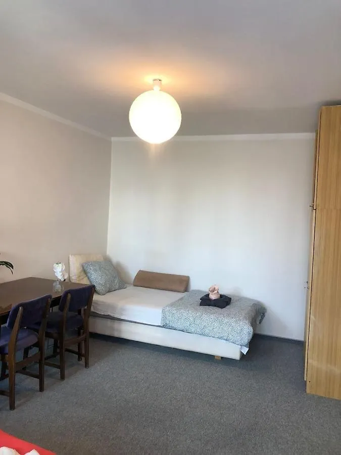 Apartament Comfortable 3 Bedroom Rental Unit With A Cozy Balcony In Center Warszawa